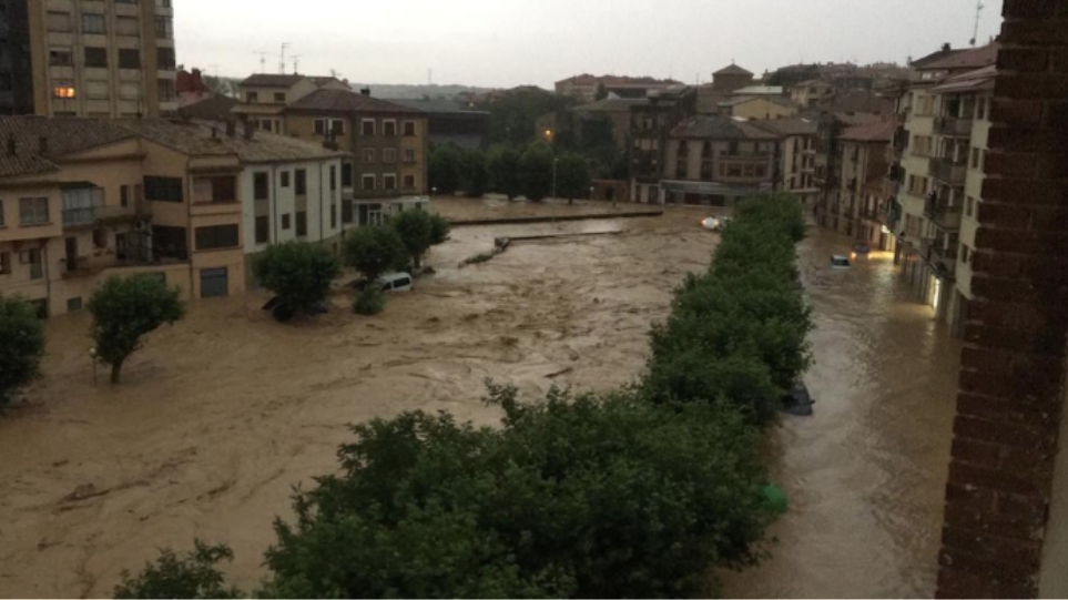 Εικόνες καταστροφής στην Ισπανία - Ένας νεκρός από τις πλημμύρες - Φωτογραφία 1