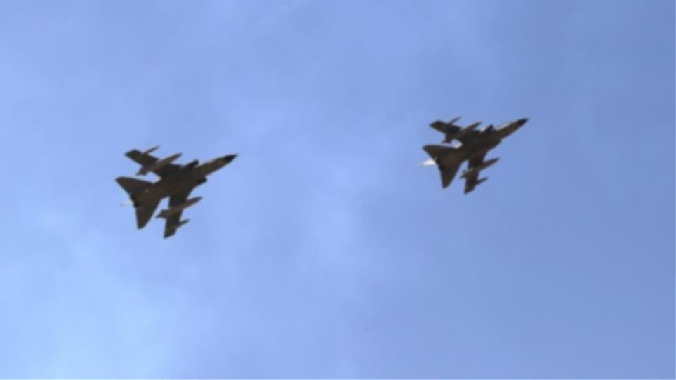 Σύγκρουση δυο στρατιωτικών αεροσκαφών - Φωτογραφία 1