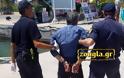 Μπαράζ συλλήψεων στην Αρτέμιδα για κλοπές σε τουρίστες