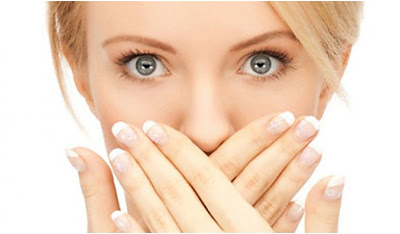Τι σοβαρό μπορεί να κρύβει η κακοσμία του στόματος; Φυσικοί τρόποι πρόληψης - Φωτογραφία 1