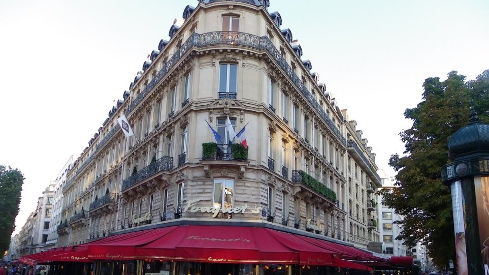 Άνοιξε και πάλι σήμερα η διάσημη μπρασερί Le Fouquet's στο Παρίσι - Φωτογραφία 1