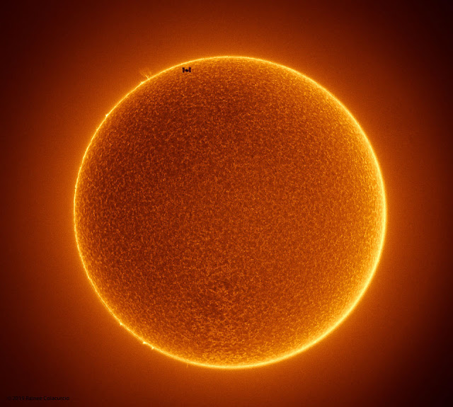 The Space Station Crosses a Spotless Sun - Φωτογραφία 1