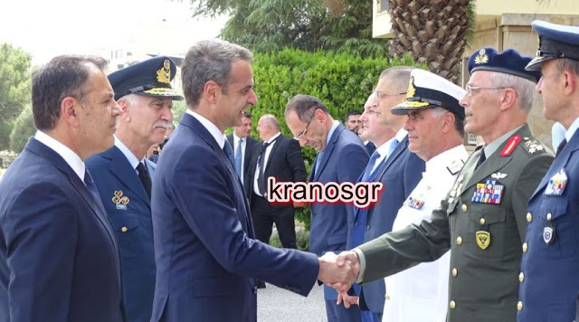 Οι πρώτες φωτό από την επίσκεψη του Πρωθυπουργού Κυριάκου Μητσοτάκη στο Υπουργείο Άμυνας - Φωτογραφία 1
