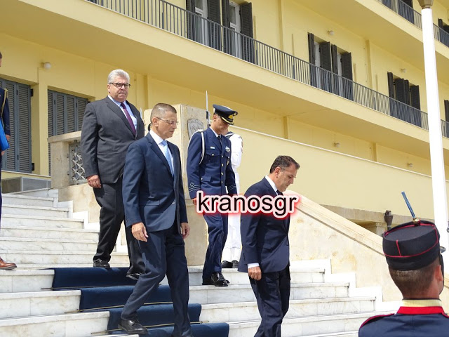Οι πρώτες φωτό από την επίσκεψη του Πρωθυπουργού Κυριάκου Μητσοτάκη στο Υπουργείο Άμυνας - Φωτογραφία 17