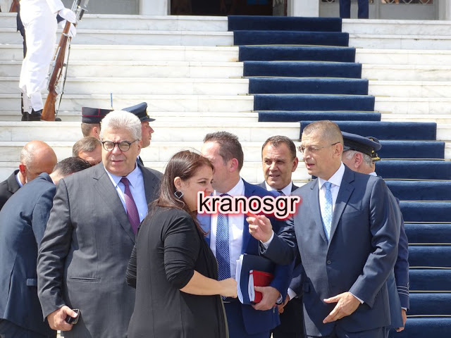 Οι πρώτες φωτό από την επίσκεψη του Πρωθυπουργού Κυριάκου Μητσοτάκη στο Υπουργείο Άμυνας - Φωτογραφία 20