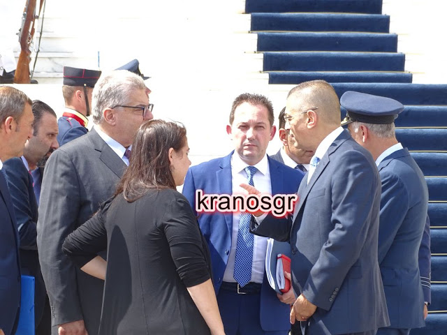Οι πρώτες φωτό από την επίσκεψη του Πρωθυπουργού Κυριάκου Μητσοτάκη στο Υπουργείο Άμυνας - Φωτογραφία 21
