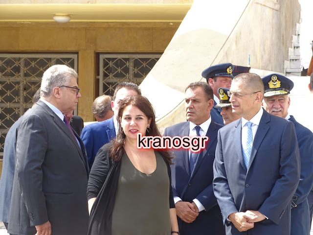 Οι πρώτες φωτό από την επίσκεψη του Πρωθυπουργού Κυριάκου Μητσοτάκη στο Υπουργείο Άμυνας - Φωτογραφία 25