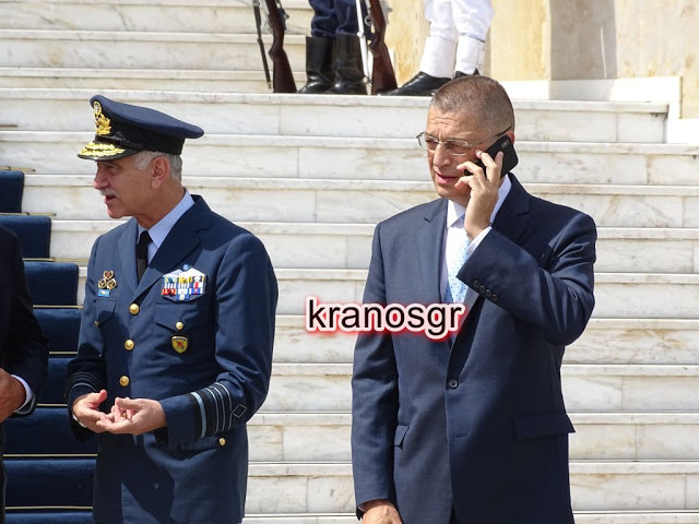 Οι πρώτες φωτό από την επίσκεψη του Πρωθυπουργού Κυριάκου Μητσοτάκη στο Υπουργείο Άμυνας - Φωτογραφία 33