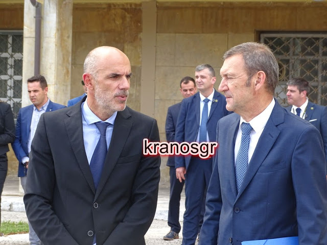 Οι πρώτες φωτό από την επίσκεψη του Πρωθυπουργού Κυριάκου Μητσοτάκη στο Υπουργείο Άμυνας - Φωτογραφία 50