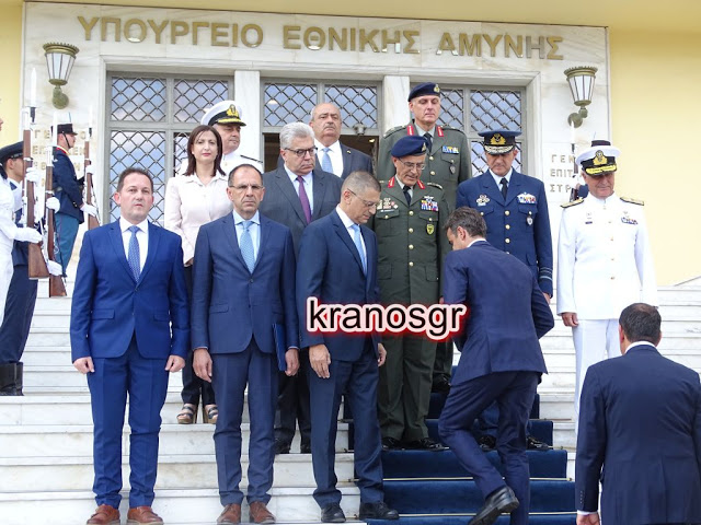 Οι πρώτες φωτό από την επίσκεψη του Πρωθυπουργού Κυριάκου Μητσοτάκη στο Υπουργείο Άμυνας - Φωτογραφία 74