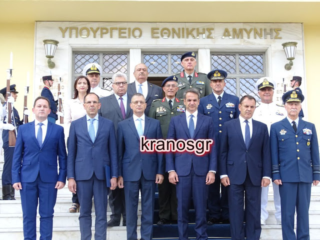 Οι πρώτες φωτό από την επίσκεψη του Πρωθυπουργού Κυριάκου Μητσοτάκη στο Υπουργείο Άμυνας - Φωτογραφία 75
