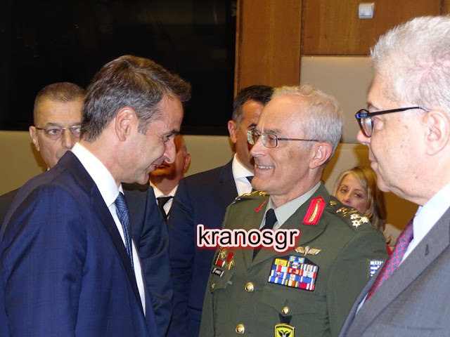 Ολοκληρώθηκε η επίσκεψη Μητσοτάκη στο Υπουργείο Άμυνας - Φωτογραφία 1