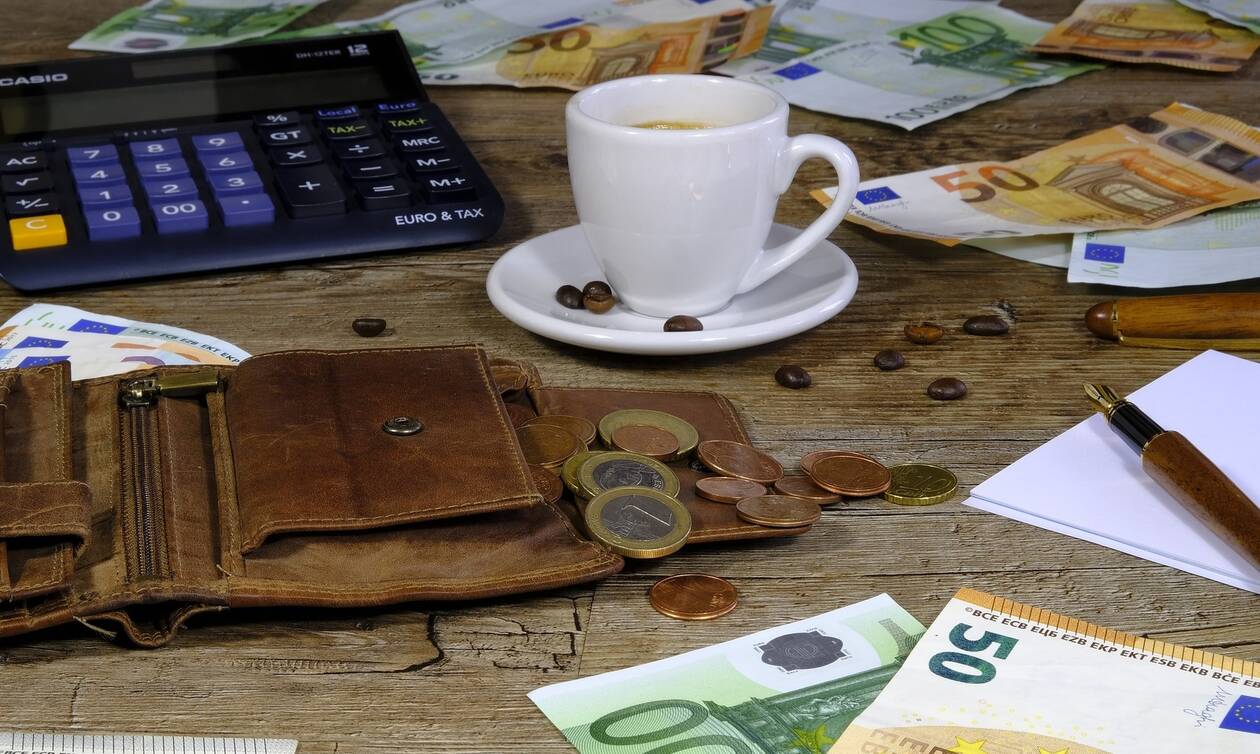 Συντάξεις χηρείας: Αυξάνονται μέχρι και 561 ευρώ – Όλα τα ποσά - Φωτογραφία 1