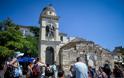 Αμέσως μετά το σεισμό: Χιλιάδες Αθηναίοι στους δρόμους - Έπεσε ο σταυρός της Αγίας Ειρήνης στο Μοναστηράκι - Φωτογραφία 15