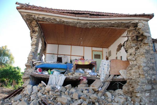 Οι μεγαλύτεροι σεισμοί που έχουν πλήξει την Ελλάδα (εικόνες + video) - Φωτογραφία 10