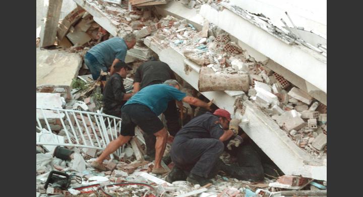 «Ξύπνησαν» μνήμες από το 1999 - Οι μεγάλοι σεισμοί στην Ελλάδα - Φωτογραφία 24