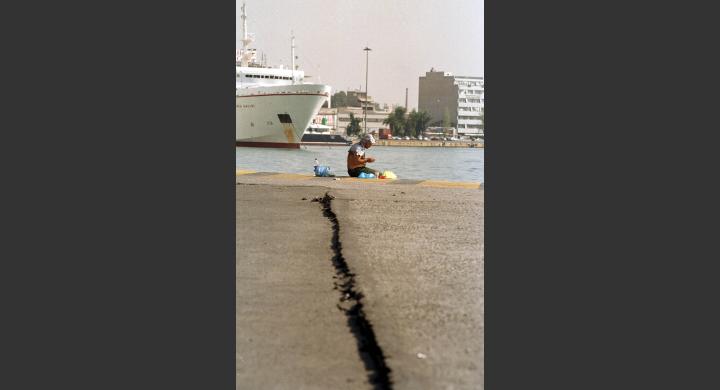 «Ξύπνησαν» μνήμες από το 1999 - Οι μεγάλοι σεισμοί στην Ελλάδα - Φωτογραφία 25