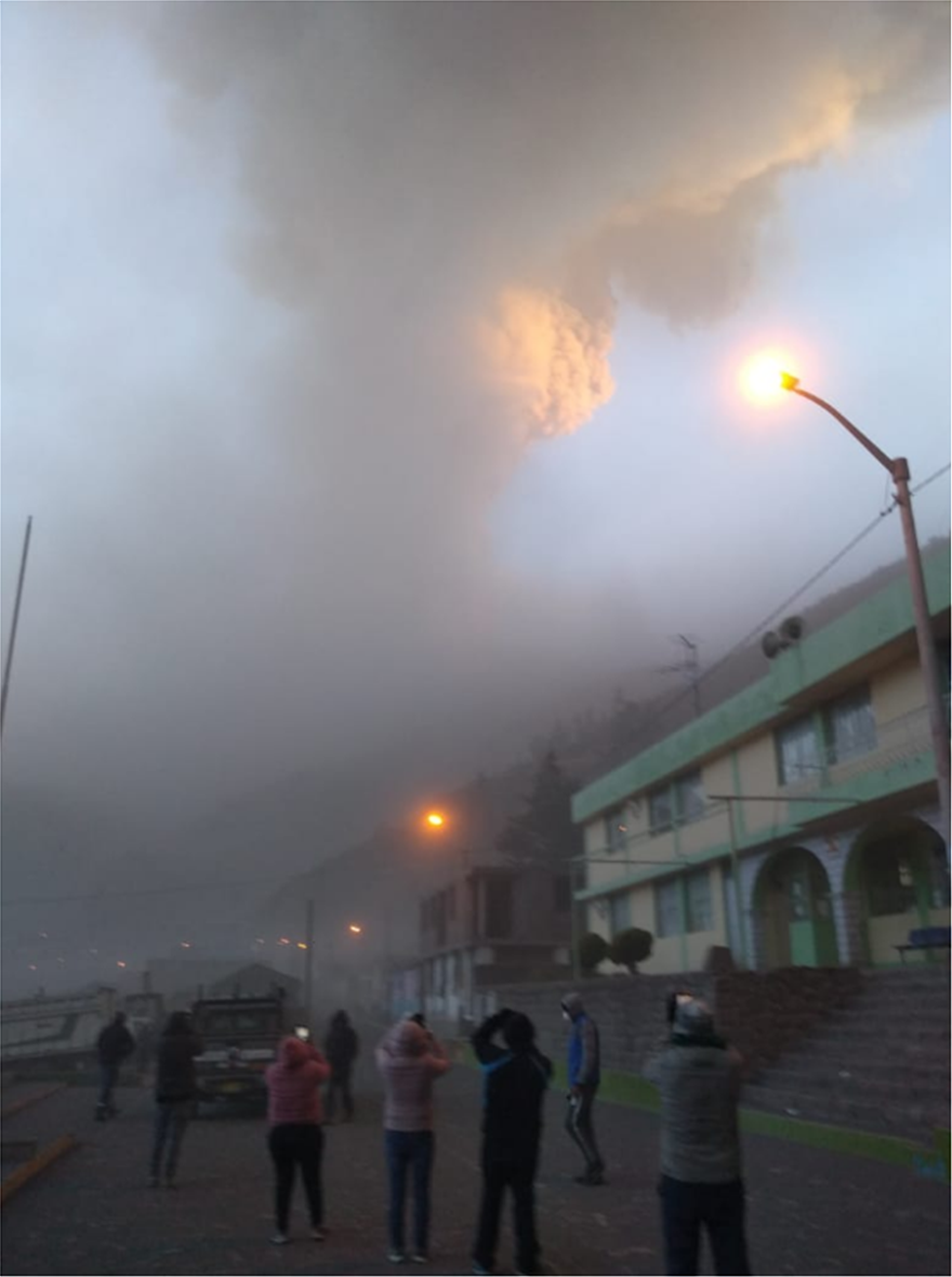 Έκρηξη του ηφαιστείου Ουμπίνας στο Περού: Εκκενώθηκαν κατοικημένες περιοχές - Φωτογραφία 4