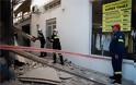 Φωτογραφικό οδοιπορικό μετά τα 5,1 Ρίχτερ: Έπεσαν παλιά κτίρια, κατέρρευσε ο ταινιόδρομος στον Πειραιά - Φωτογραφία 19