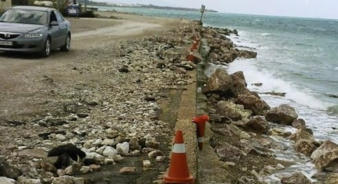Διάβρωση σε μεγάλη έκταση των ακτών στο Φαληράκι - Φωτογραφία 1