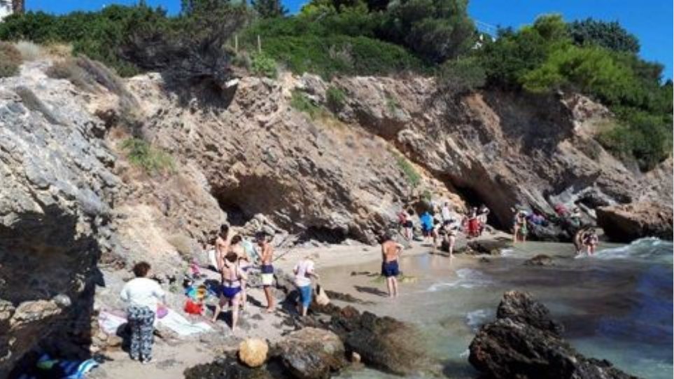 Κλειστή παραλία στο Πόρτο Ράφτη λόγω κινδύνου αποκόλλησης βράχου - Φωτογραφία 1