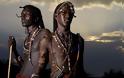 Η παραδοσιακή ζωή μιας φυλής στην Κένυα πριν την εξαφανίσει η τεχνολογία (Φωτογραφίες) - Φωτογραφία 6