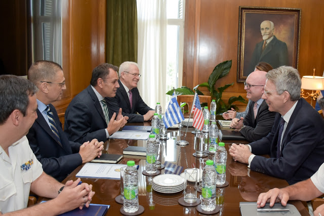 Συνάντηση ΥΕΘΑ Νικόλαου Παναγιωτόπουλου με τον Βοηθό Υπουργού Εξωτερικών ΗΠΑ κ. Philip T. Reeker - Φωτογραφία 2
