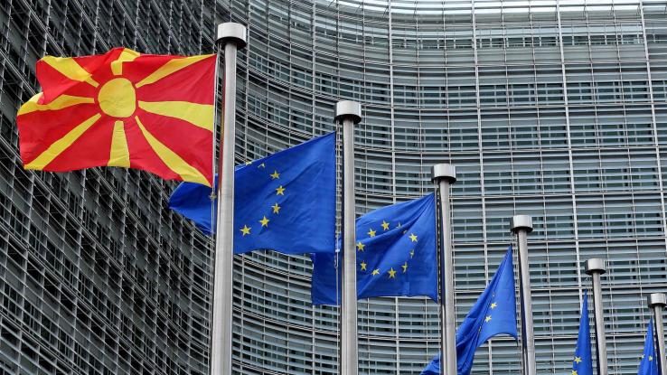 Ο Χαν αισιοδοξεί ότι το φθινόπωρο θα αρχίσουν οι ενταξιακές διαπραγματεύσεις με τη Βόρεια Μακεδονία - Φωτογραφία 1