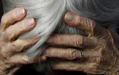Απατεώνας προσποιήθηκε τον υπάλληλο της ΔΕΗ σε ηλικιωμένη και της άρπαξε 110.000 ευρώ - Φωτογραφία 1