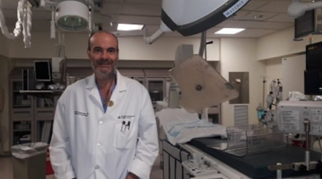 Ο κορυφαίος Έλληνας γιατρός του Columbia: Ο Καρμπαλιώτης σώζει καρδιές χωρίς να τις ανοίγει! - Φωτογραφία 1
