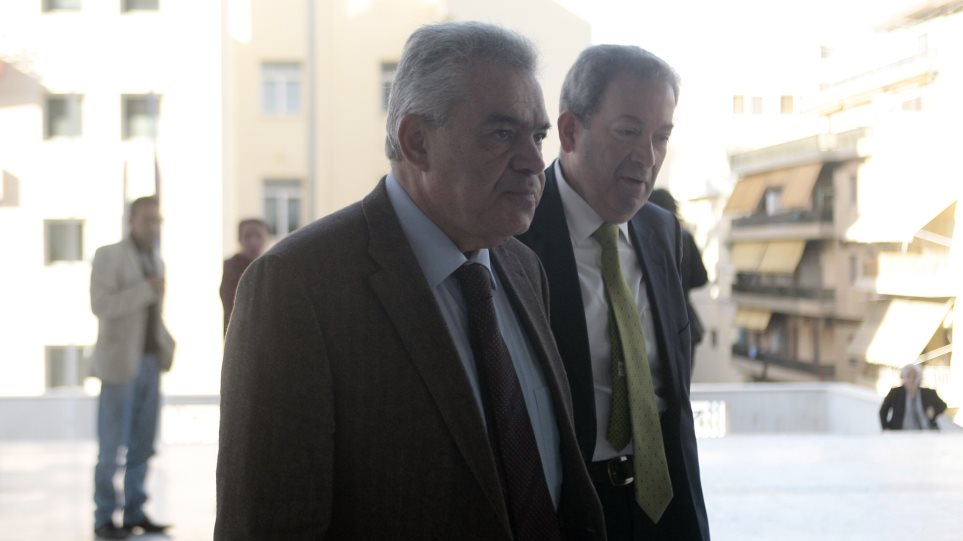 Ελεγκτικό Συνέδριο: Ο Μαντέλης πρέπει να πληρώσει τη «μίζα» των €230.000 που πήρε από την Siemens - Φωτογραφία 1