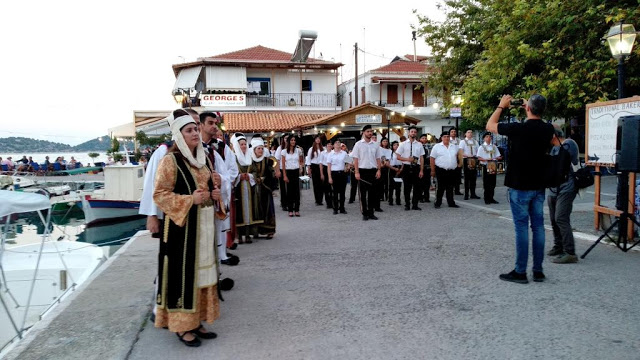 Το ΜΕΣΟΛΟΓΓΙ τίμησε το νησί ΚΑΛΑΜΟΣ για τη μεγάλη του προσφορά στον εθνικοαπελευθερωτικό αγώνα [ΦΩΤΟ -ΒΙΝΤΕΟ] - Φωτογραφία 49