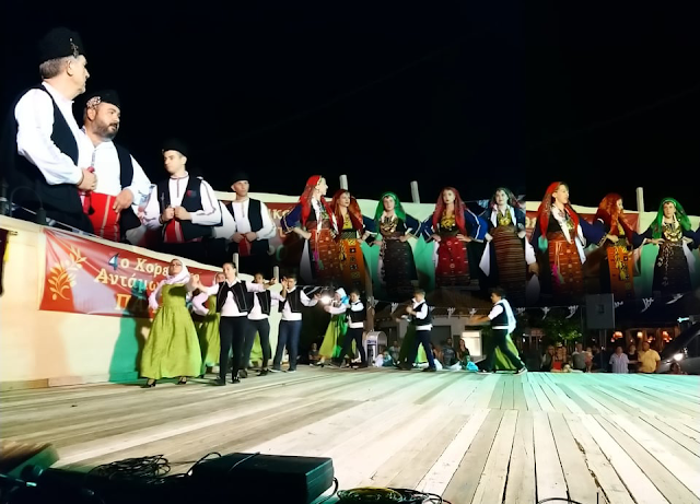 Με επιτυχία το 4ο Χορευτικό Αντάμωμα στην ΠΑΛΑΙΡΟ [ΦΩΤΟ-ΒΙΝΤΕΟ] - Φωτογραφία 1