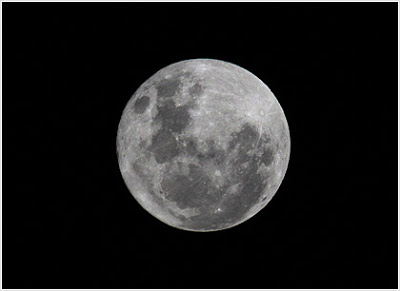 Η νέα εκτίμηση για την ηλικία της Σελήνης - Φωτογραφία 2