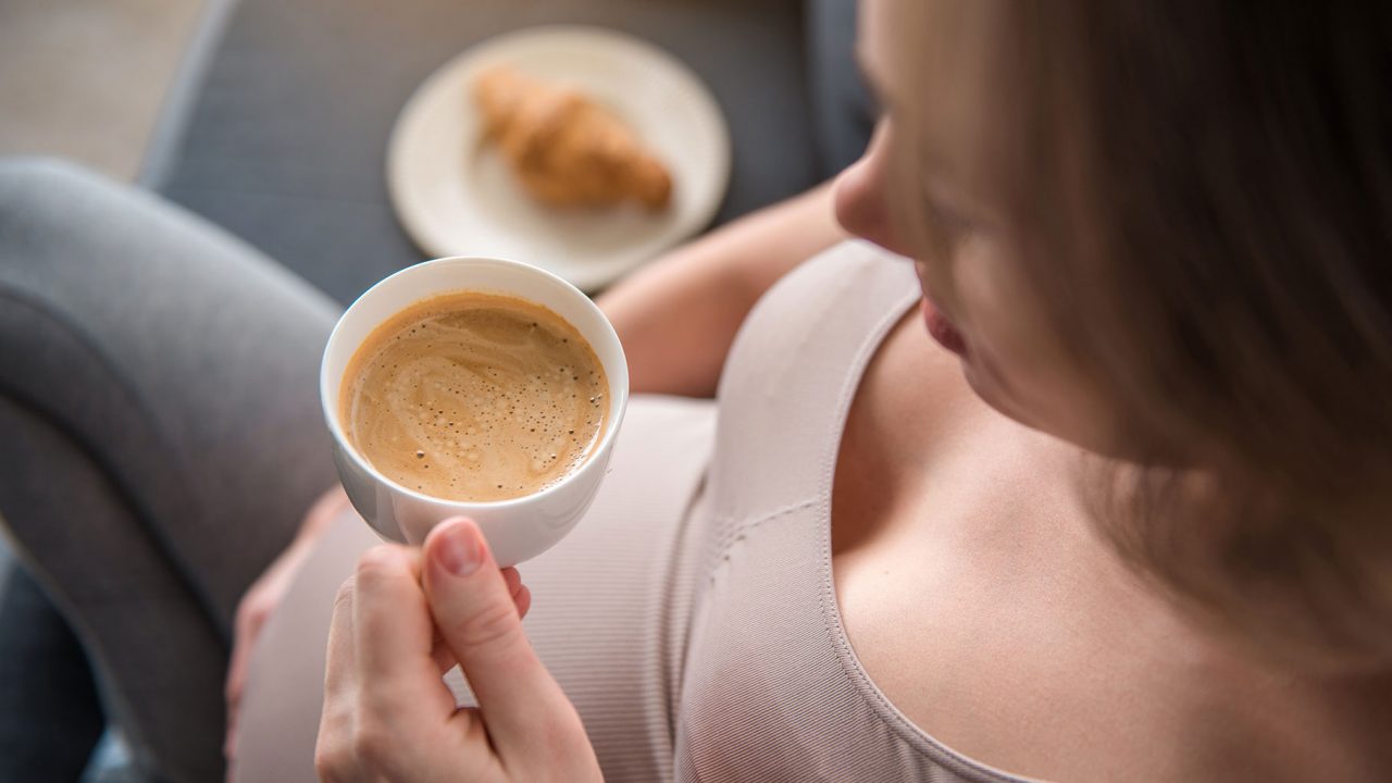 Πόσα φλιτζάνια καφέ την ημέρα «επιτρέπονται» στην εγκυμοσύνη - Φωτογραφία 1