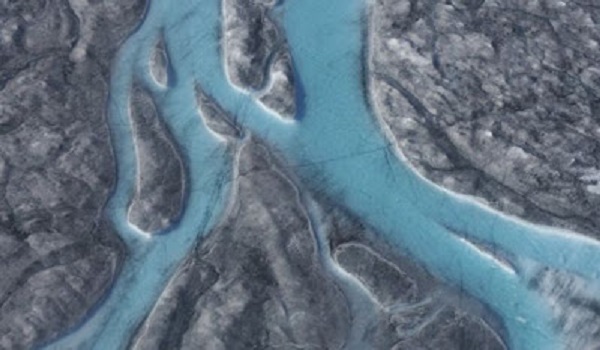 Λιώνει η Γροιλανδία: 22 βαθμοί και ποτάμια πάγου.. - Φωτογραφία 1