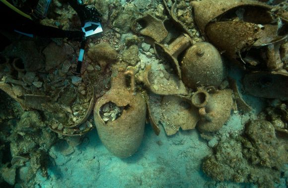 Πέντε αρχαία ναυάγια με σημαντικά ευρήματα εντόπισαν αρχαιολόγοι στη νήσο Λέβιθα (Photos) - Φωτογραφία 4
