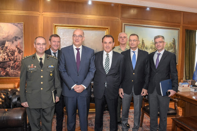 Υπογραφή μνημονίου συνεργασίας μεταξύ του Υπουργείου Εθνικής Άμυνας και του Υπουργείου Εξωτερικών - Φωτογραφία 1