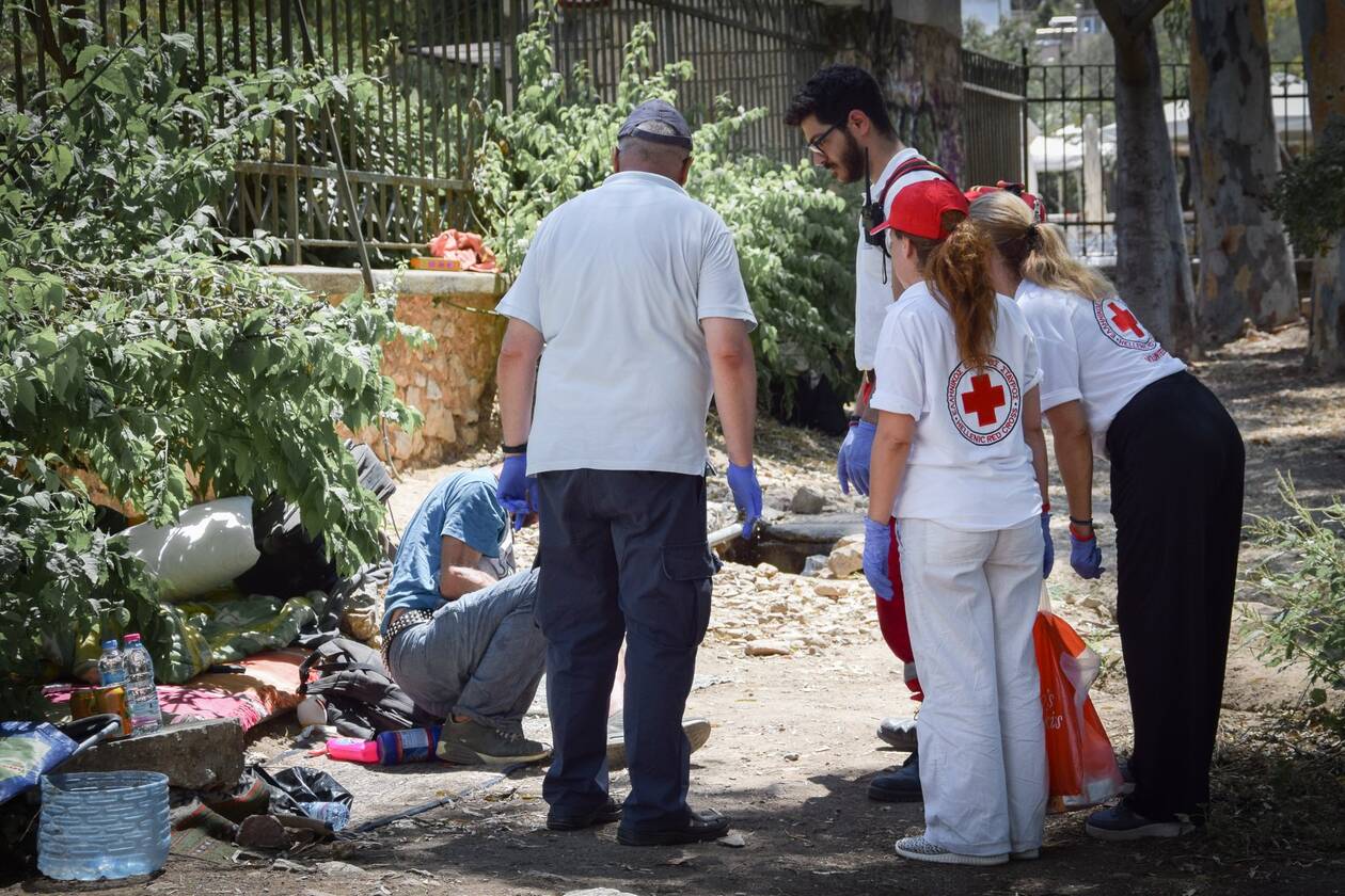 Υγειονομική κάλυψη από τον Ελληνικό Ερυθρό Σταυρό στον Ιερό Βράχο της Ακρόπολης - Φωτογραφία 2