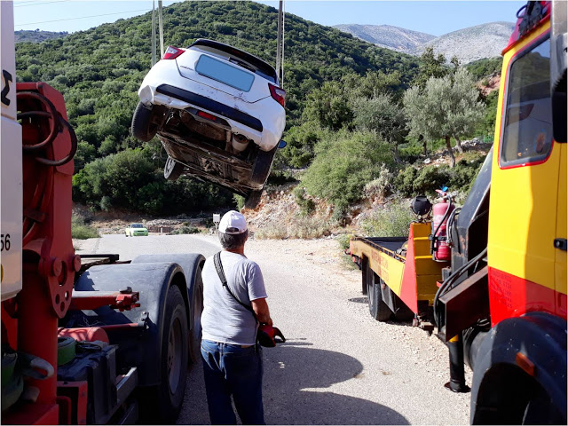 Αυτοκίνητο έπεσε σε γκρεμό, στο  δρόμο ΑΣΤΑΚΟΣ -ΑΡΧΟΝΤΟΧΩΡΙ | Είχε Άγιο ο οδηγός [ΦΩΤΟ] - Φωτογραφία 4