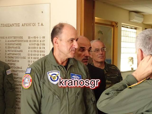 Φωτογραφικά κλικ από την επίσκεψη του ΥΕΘΑ Ν. Παναγιωτόπουλου στο Αρχηγείο Τακτικής Αεροπορίας - Φωτογραφία 45