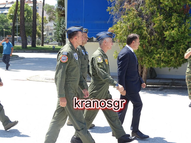 Φωτογραφικά κλικ από την επίσκεψη του ΥΕΘΑ Ν. Παναγιωτόπουλου στο Αρχηγείο Τακτικής Αεροπορίας - Φωτογραφία 9