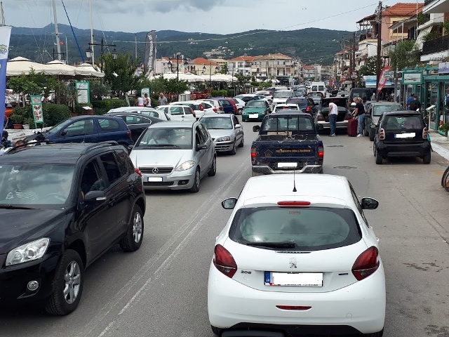 Το κυκλοφοριακό αλαλούμ στην πόλη της Λευκάδας… - Φωτογραφία 1