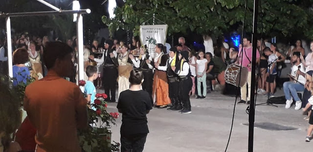 Με επιτυχία το 5ο Φεστιβάλ Παραδοσιακών Χορών στο ΘΥΡΡΕΙΟ - [ΦΩΤΟ-ΒΙΝΤΕΟ] - Φωτογραφία 4