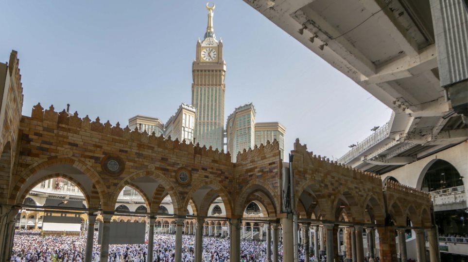 Σαουδική Αραβία: 2,5 εκατομμύρια μουσουλμάνοι αρχίζουν το προσκύνημα στη Μέκκα - Φωτογραφία 1