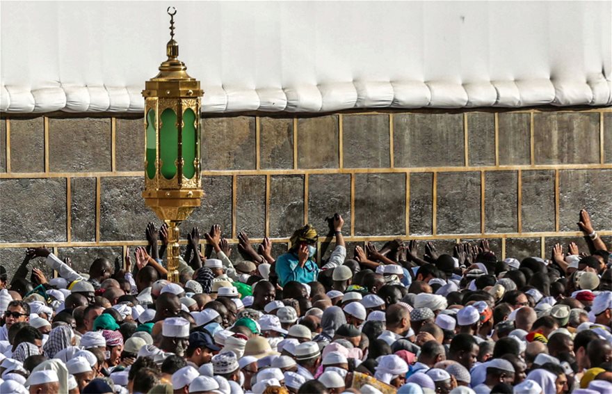 Σαουδική Αραβία: 2,5 εκατομμύρια μουσουλμάνοι αρχίζουν το προσκύνημα στη Μέκκα - Φωτογραφία 2