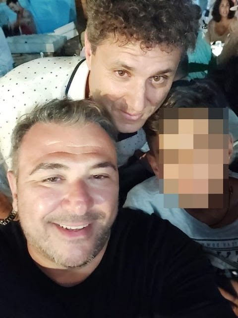Διακοπές στη Σύμη κάνει ο Αντώνης Ρέμος -Η selfie με τον δήμαρχο του νησιού - Φωτογραφία 1