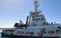 Άκαρπες οι διαπραγματεύσεις για την τύχη των 121 μεταναστών σε πλοίο Ισπανικής ΜΚΟ - Η Μάλτα δέχεται μόνο τους 39
