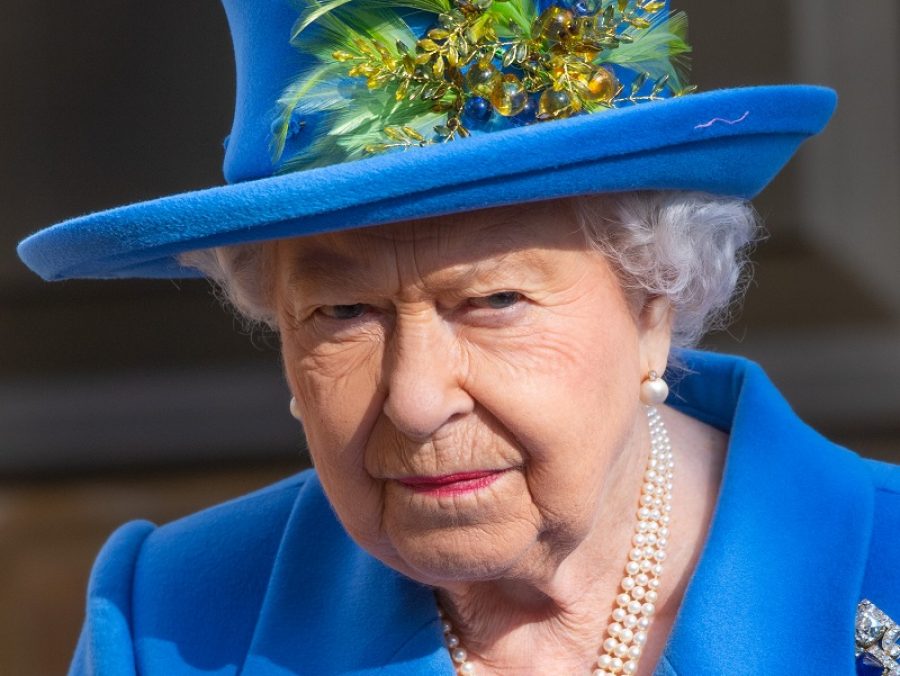 Ο απίστευτος λόγος που η Βασίλισσα Ελισάβετ δεν αφήνει ποτέ την τσάντα της - Φωτογραφία 1