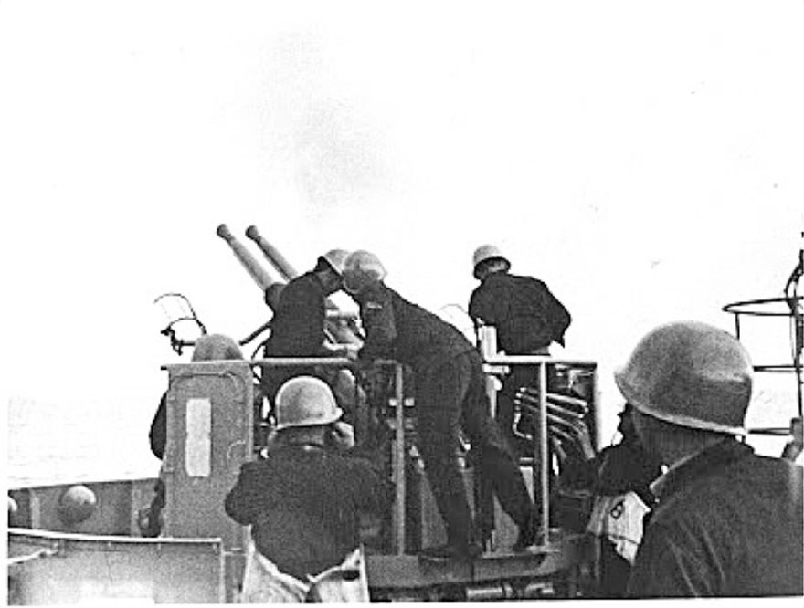 Πώς το αρματαγωγό «Λέσβος» και ο κυβερνήτης Χανδρινός έσωσαν την Πάφο από τους Τούρκους - Φωτογραφία 6